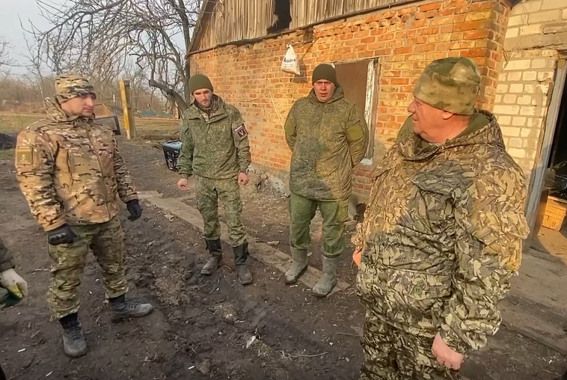 Депутат Госдумы предложил разместить в школах стенды о бойцах СВО