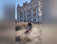 Территорию старинной мельницы Червова начали освобождать от зарослей