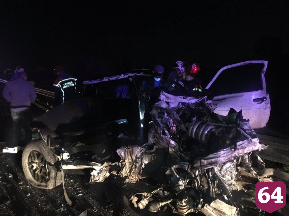 Водитель внедорожника погиб в ДТП с фурой под Саратовом