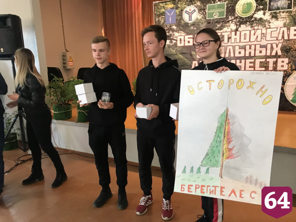 Саратовским ученым помогают следить за кабанами чесальные столбы 