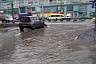 Центральную улицу Энгельса затопили дождевые воды