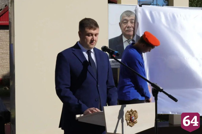 В районном центре под звуки барабанов открыли городские часы