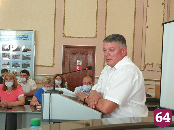 Глава Вольского района досрочно ушел в отставку