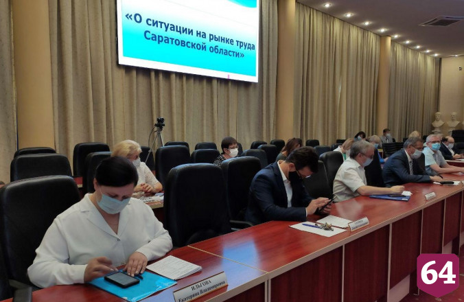 Озвучен размер средней зарплаты медработников в Саратове