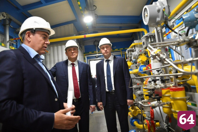 Полпред оценил масштаб работ на заводе в Саратове 