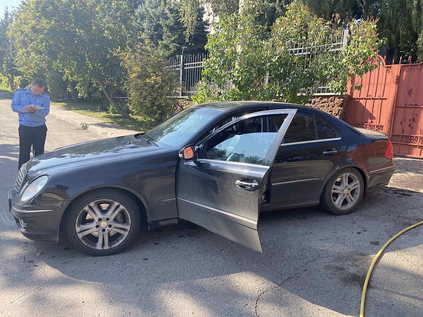 У саратовца арестовали Mercedes из-за коммунальных долгов