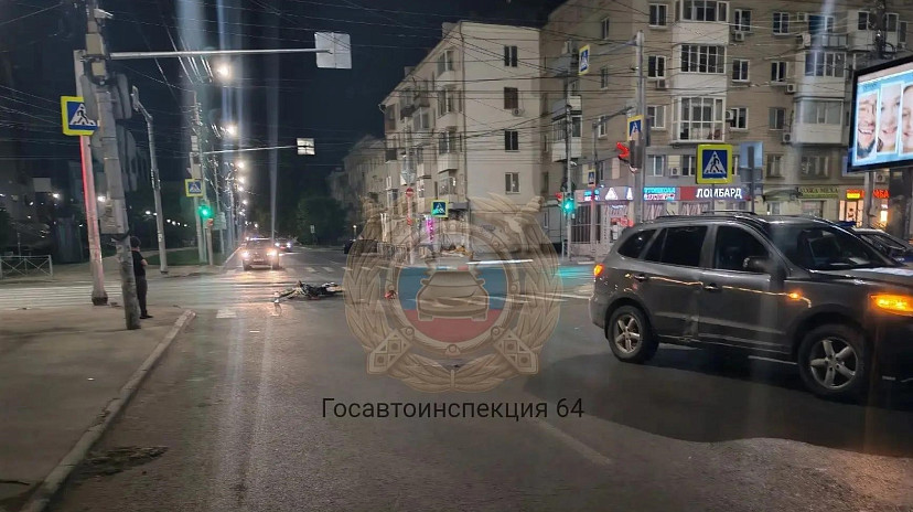 В центре Саратова травмировался 16-летний питбайкер