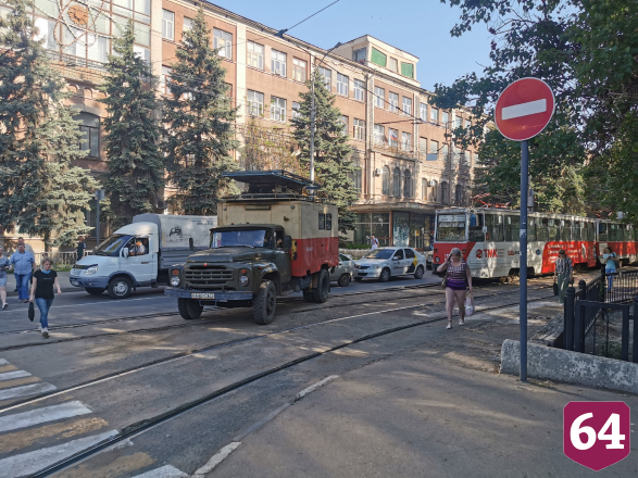В центре Саратова из-за оторванного пантографа встали трамваи