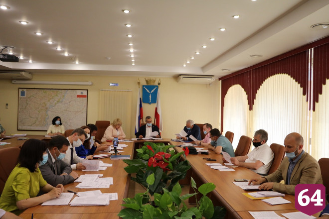 В Саратове поспорили о действиях при цунами и попадании бомбы в АЭС