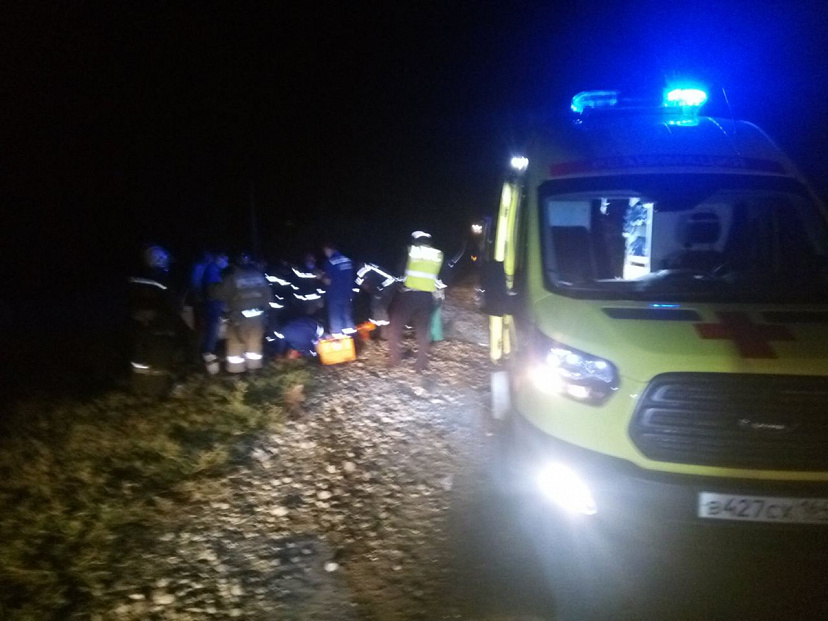 В аварии под Саратовом разбились двое мужчин и женщина