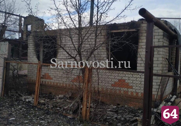 В Саратовской области выгорели две дачи