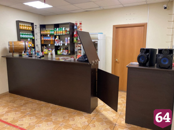 Жители Саратова пожаловались на нелегальную торговлю алкоголем 