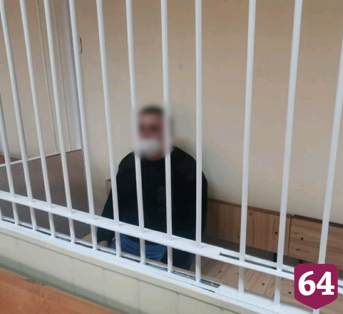Мужчина показал на манекене, как убивал сожителей на глазах свидетелей