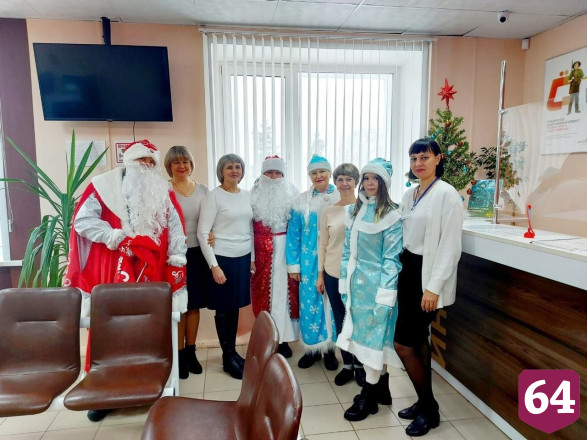 Под Саратовом прошел парад Дедов Морозов