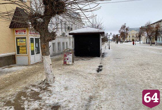 Депутат Госдумы раскритиковал чиновников за железный ларек на пешеходной улице