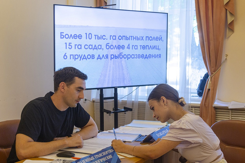 В Вавиловский университет подали заявления более десяти тысяч абитуриентов