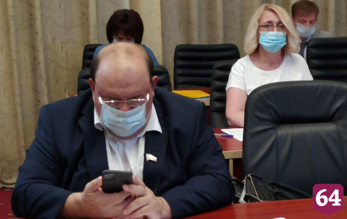 Озвучен размер средней зарплаты медработников в Саратове