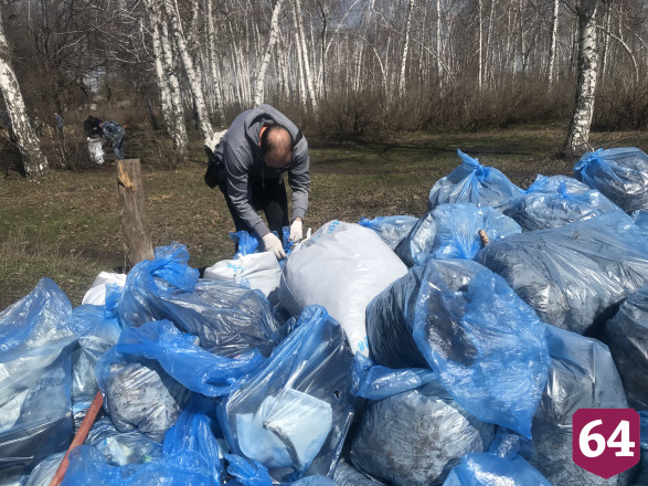 После субботника с Кумысной поляны вывезли 42 кубометра мусора