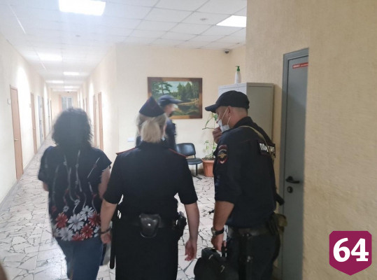Саратовец не обратился к врачам после поножовщины с сожительницей и умер