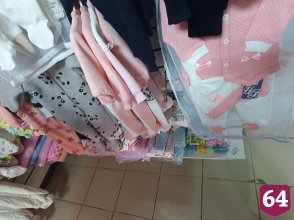 В Саратове в обход запрета торгуют цветами и игрушками 