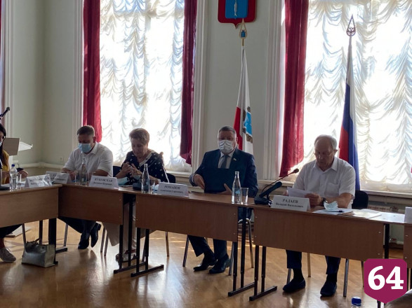 Чиновников раскритиковали за низкие темпы ремонта школьных дворов