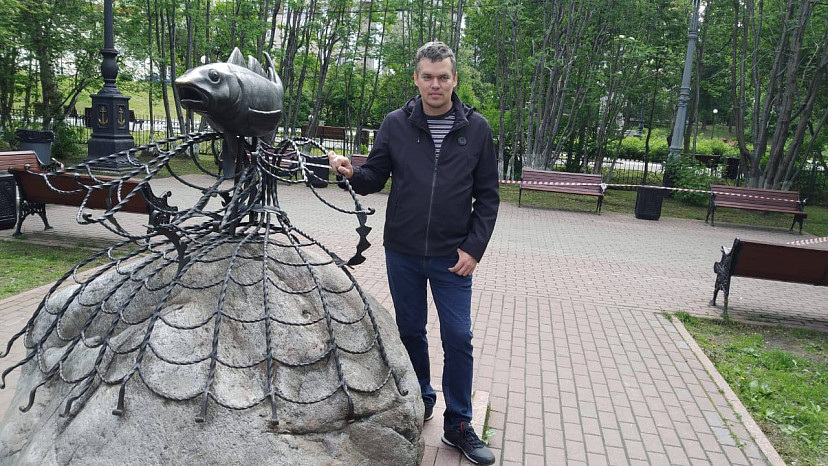 Пропавшего сотрудника страховой компании нашли мертвым под мостом в Энгельсе