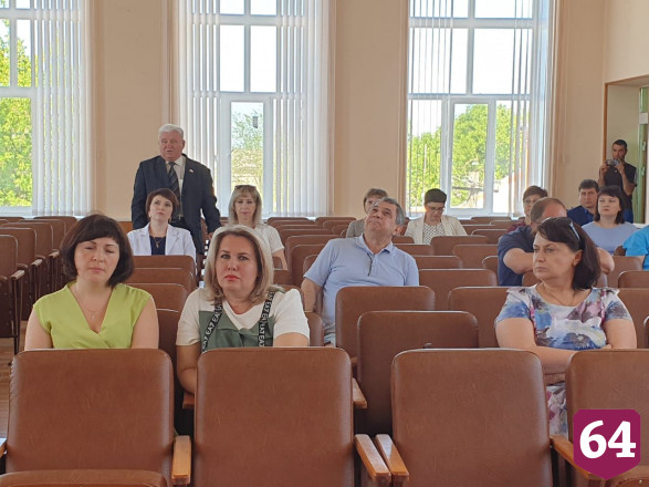 Глава Пугачевского района ушел в отставку 