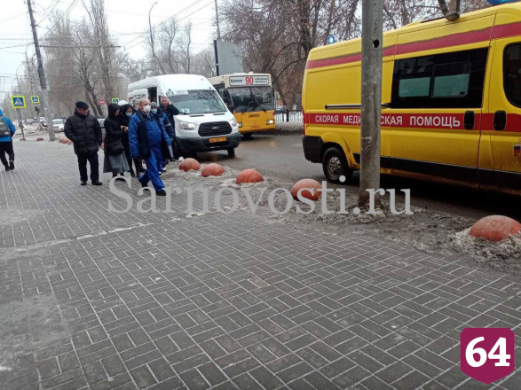 В центре Саратова маршрутка сбила гражданку Колумбии
