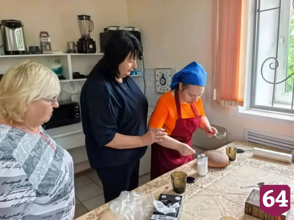 Саратовцы передадут на фронт новую партию «Валюшиных пирогов»