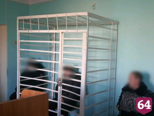Зарезавшему гостя саратовцу добавили статью за сбыт боеприпасов 