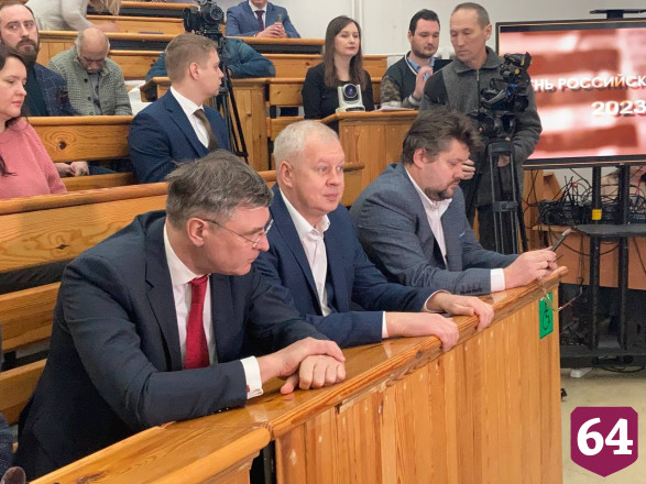 Саратовские СМИ отметили значимость прямых линий губернатора 