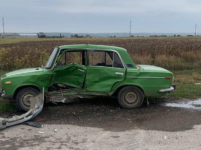 На трассе в ДТП разбились девушки на «Жигулях» 