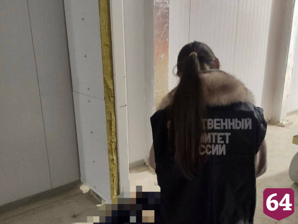 Под Саратовом 18-летний рабочий ударился о дверной проем и умер