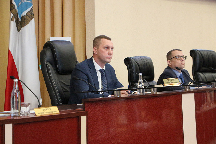 Бусаргин потребовал не допустить заморозки работы саратовских предприятий