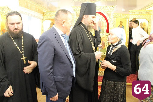 В храме Энгельсского дома-интерната вспоминали лекаря и святого Пантелеимона 