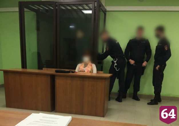 В Саратове пьяный мужчина ограбил и избил подростка в подъезде