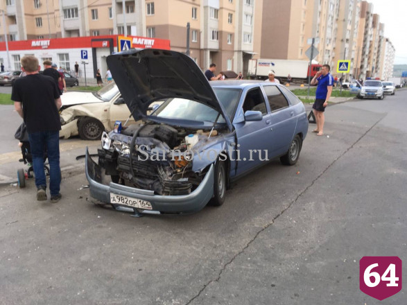Два человека разбили головы в ДТП на Лисина