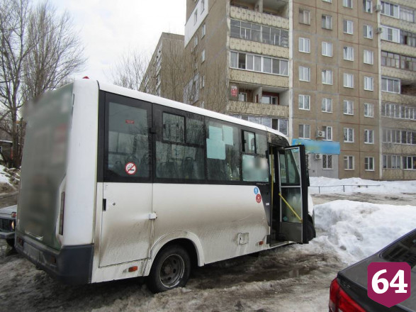 Саратовец пытался угнать маршрутку с остановки и попался