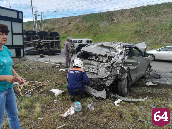 В массовом ДТП с цементовозом покалечилась пассажирка легковушки