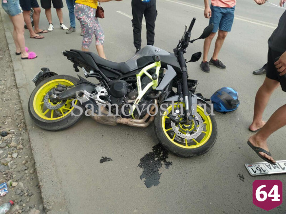 В Саратове байкер разбил голову в ДТП с иномаркой