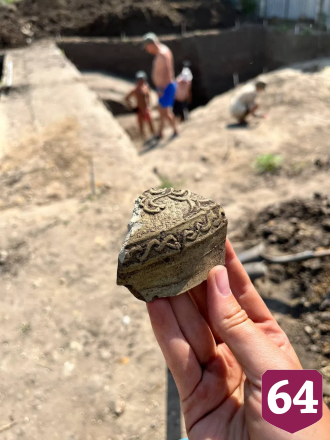 Археологи нашли глиняную ручку на месте древнего базара в Саратове