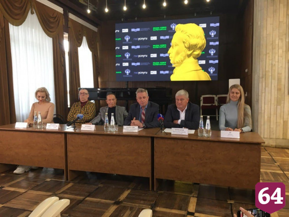 Саратовский дирижер порадовался собственному отоплению в театре