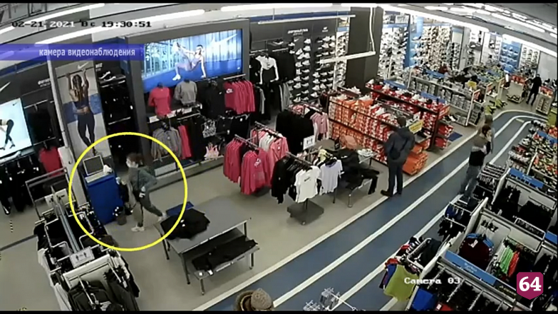 Как Воруют Вещи В Магазинах Одежды