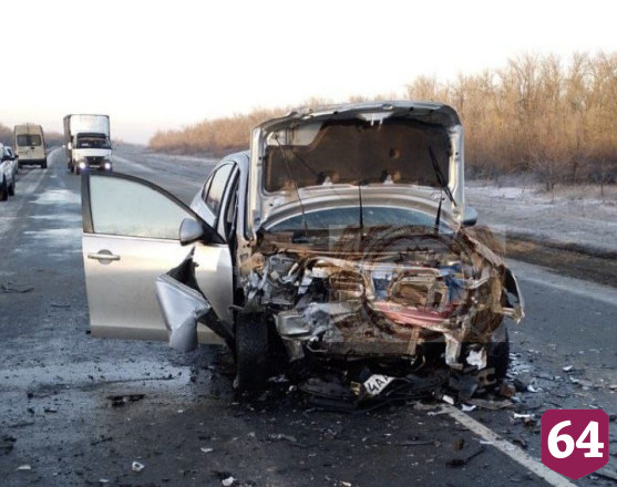 Пять человек попали в больницу после ДТП под Саратовом