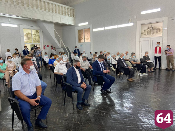 Губернатор поблагодарил молодых врачей за смелость 