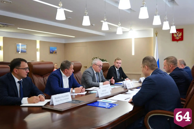 Саратовский губернатор обсудил трудоустройство выпускников колледжей на заводы