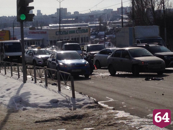 ДТП на Танкистов стало причиной большой пробки