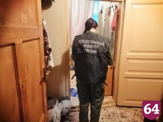 Родственники нашли 58-летнего саратовца мертвым в квартире