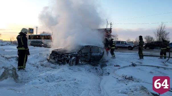 Рядом с городским парком сгорел автомобиль