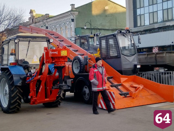 Саратову переданы для благоустройства пенькорез и гидропосев газонов 